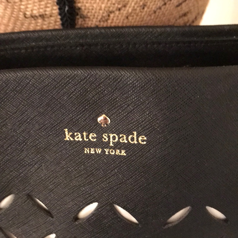 “Who Doesn’t Love A Spade” Kate Spade Handbag - Picture 3 of 8